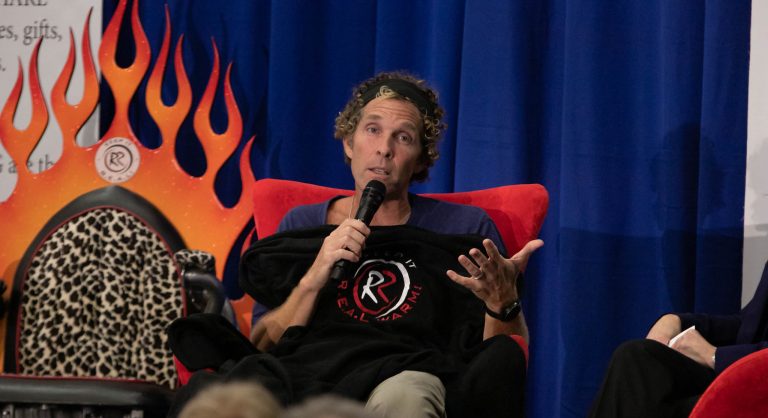 [VIDEO] How Jesse Itzler Sold His First Marquis Jet Card With A Muffin